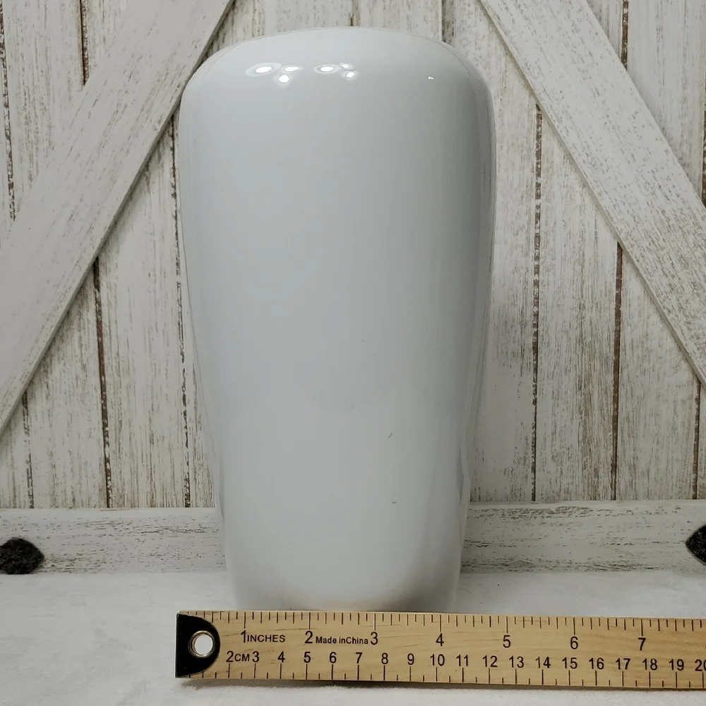 White Ceramic Vase Flowers